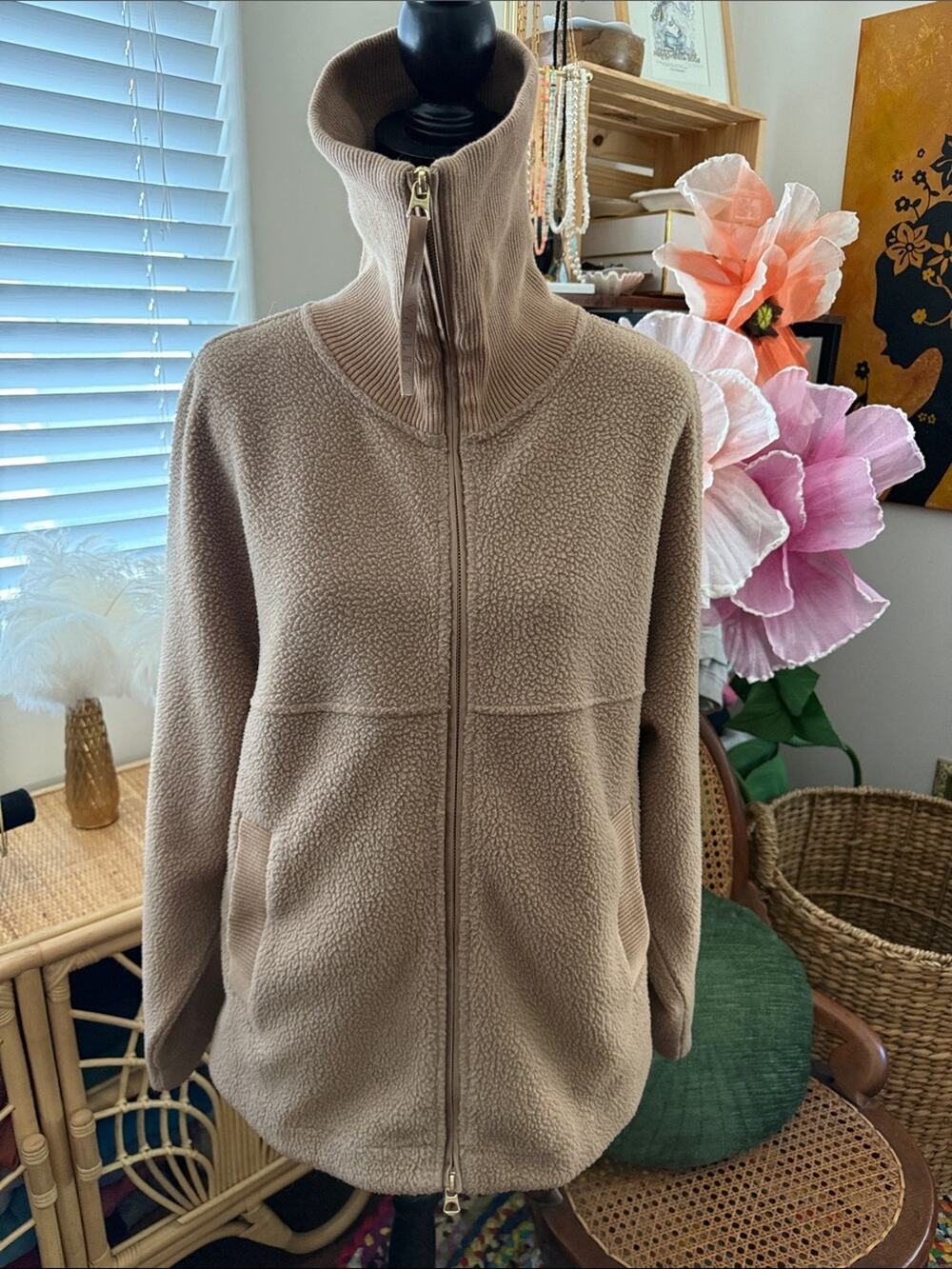 Varley Chanterelle Olivia Zip Up Apres-Ski Cabin Core Borg Fleece Teddy Jacket